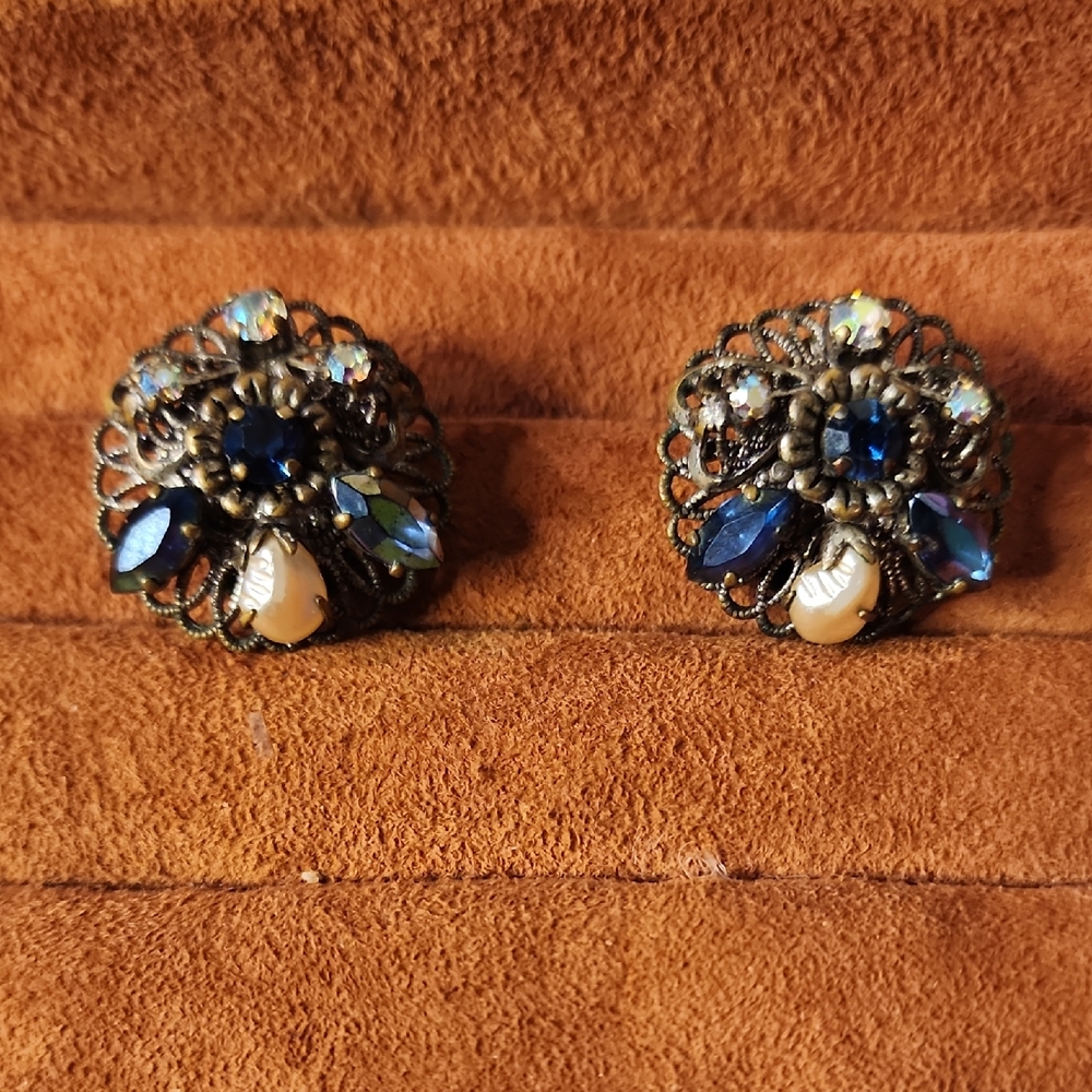 Antique Inspired Fresh Water Pearl | Blue ABS Crystal | Filigree ClipOn Earrings